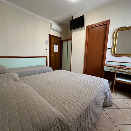 Hotel Svizzera Arma di Taggia Zewnętrze zdjęcie