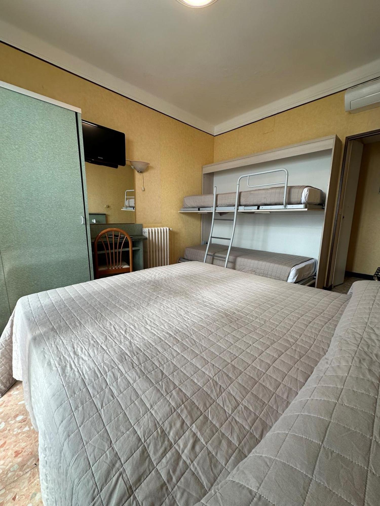 Hotel Svizzera Arma di Taggia Zewnętrze zdjęcie