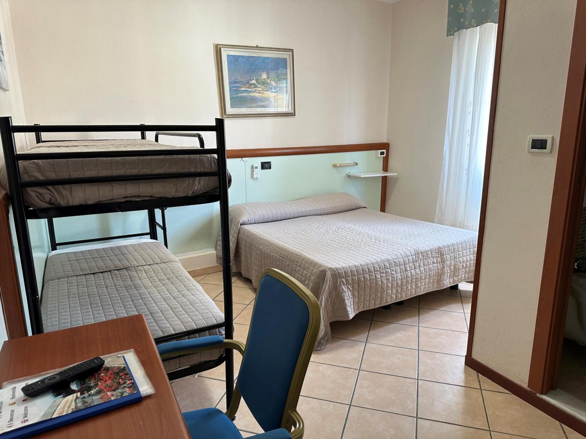 Hotel Svizzera Arma di Taggia Zewnętrze zdjęcie